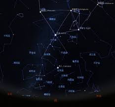 冬季夜空星星看起来格外清晰明亮与哪种因素有关