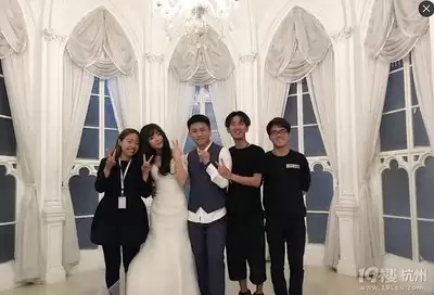 豆包怎样用AI生成婚纱照