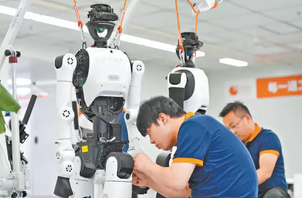 一台人形机器人：15分钟整装下线