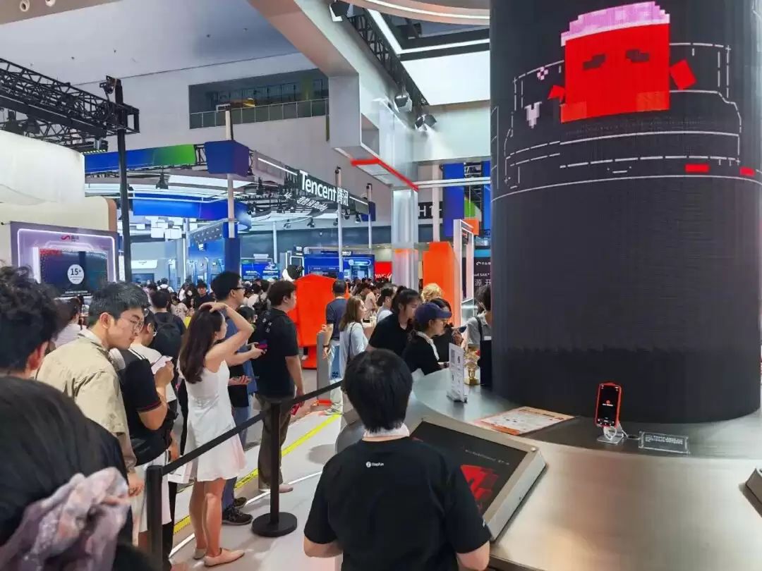 AI应用WAIC抢跑：热闹是真但差异化是假
