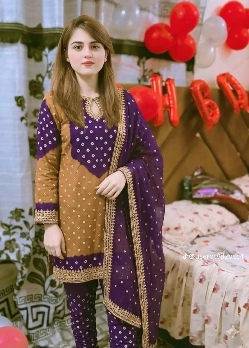 生日卧室 Salwar Kameez 人像