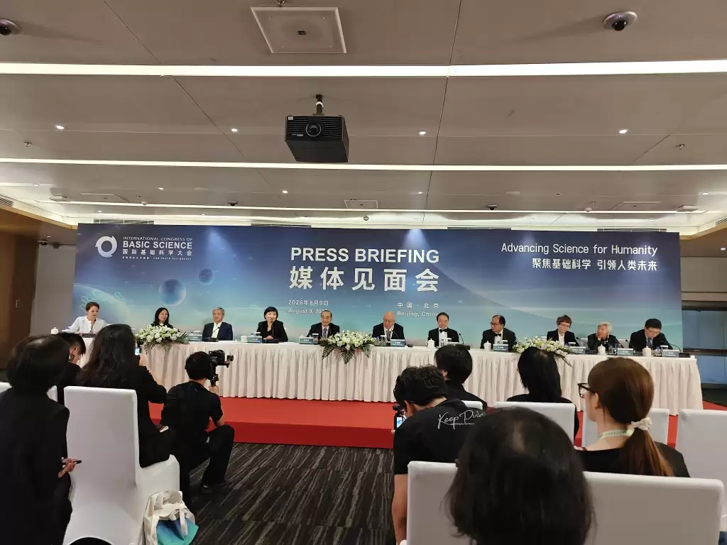 数学家张寿武：AI的问题不是用不用的问题，而是如何用、如何监管