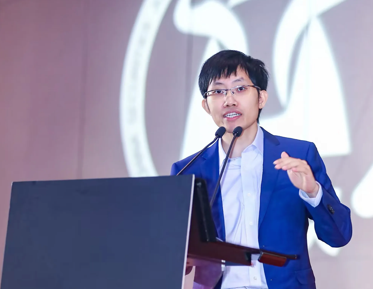 DeepSeek 梁文锋旗下幻方量化 2025 年收益率 56.6%，管理规模已超 700 亿元