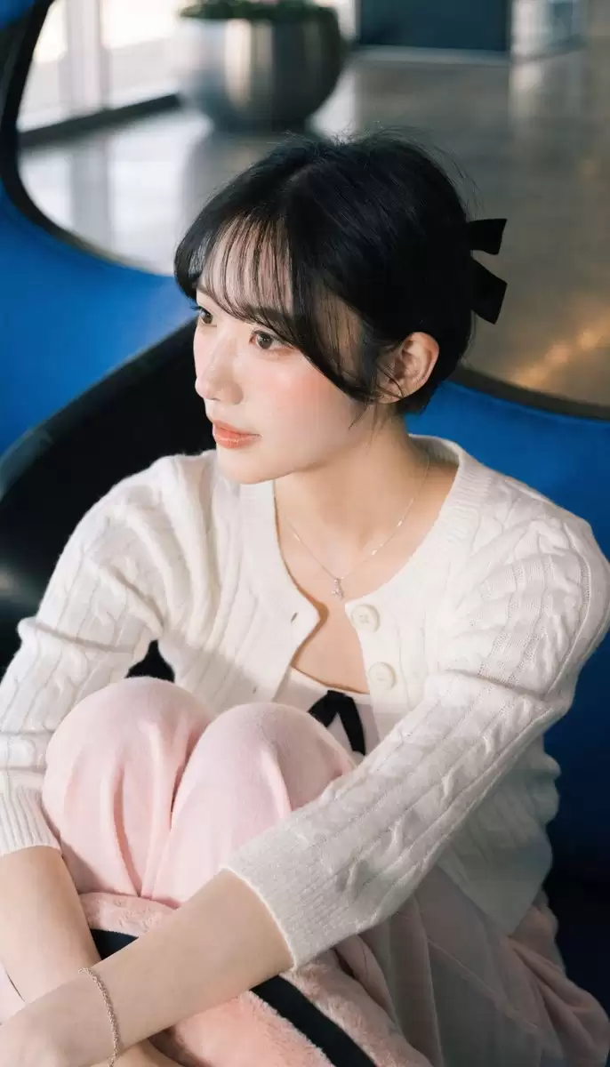 机场休息室的抓拍肖像